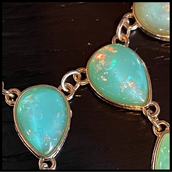 Acrylic Nacre Teardrop Necklace - Picture 7 of 9